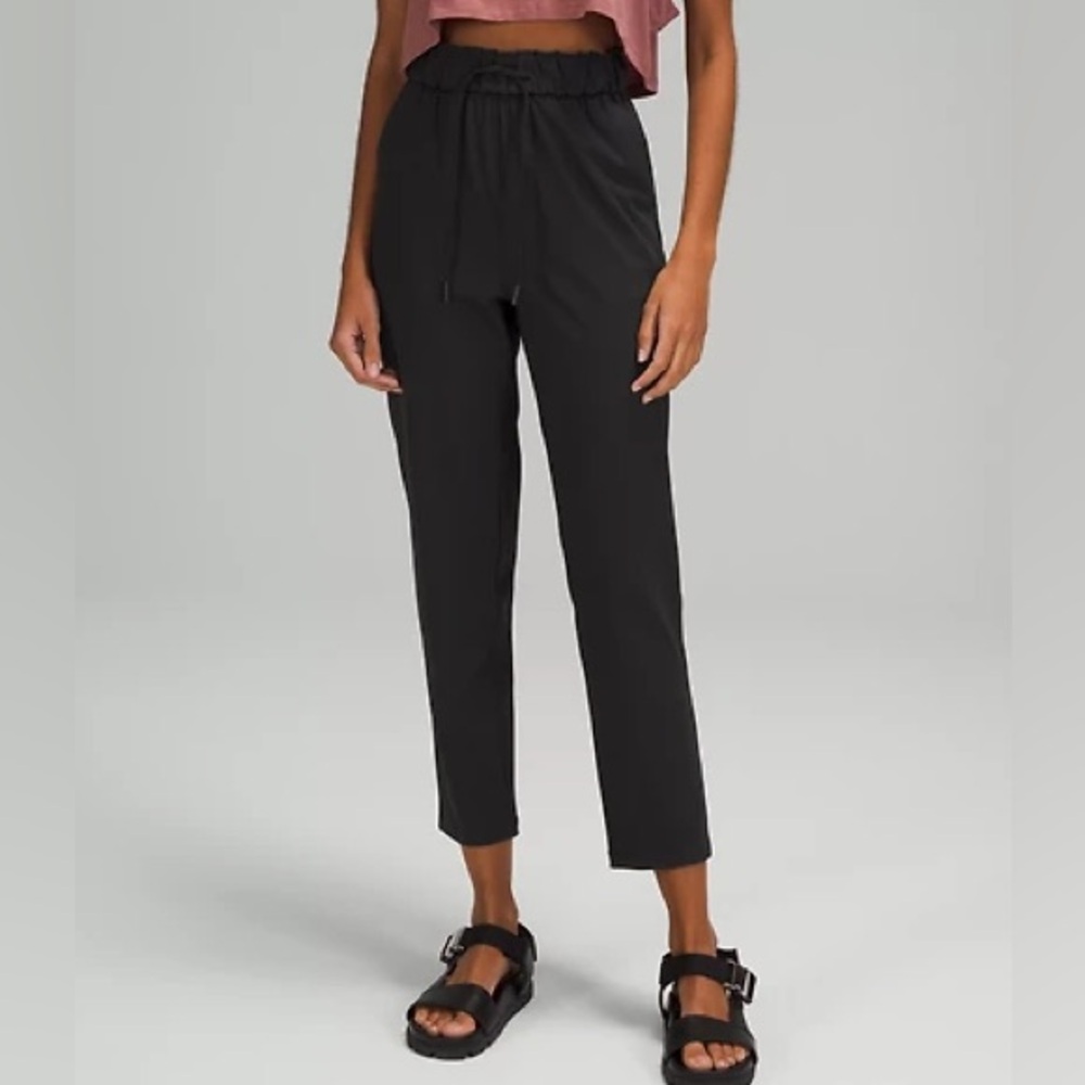 Lululemon Tapered Mid Rise 7/8 Luxtreme Pants Black XS
